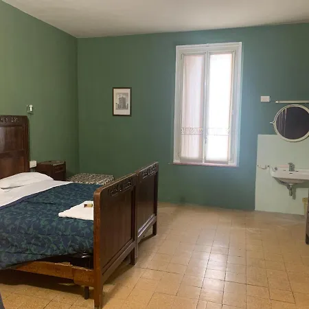 Leon Doro Hotel