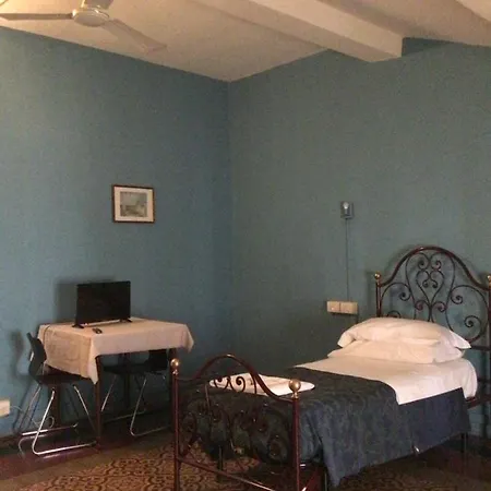 Hotel Leon Doro