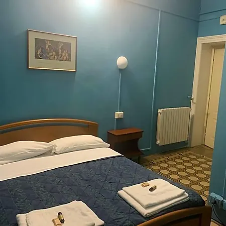 Hotel Leon Doro *